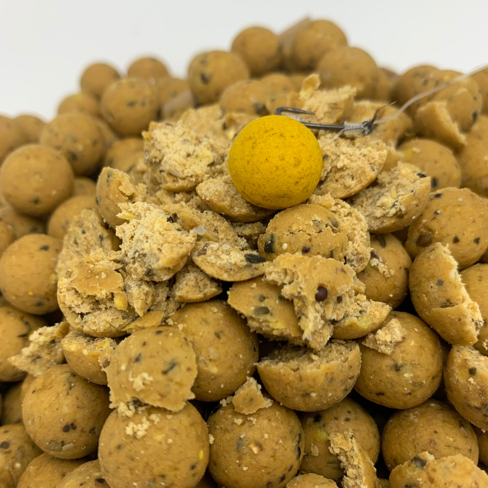 Salted Caramel & Nut Boilies (15MM)